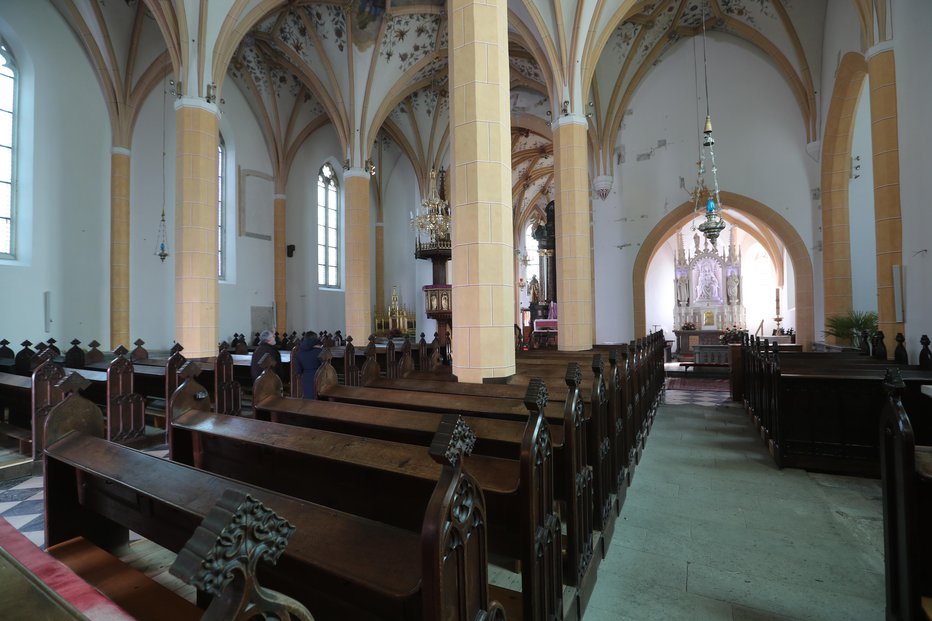 Fotografija: Želela sta se poročiti v cerkvi, a je ostalo pri želji. Foto: Dejan Javornik