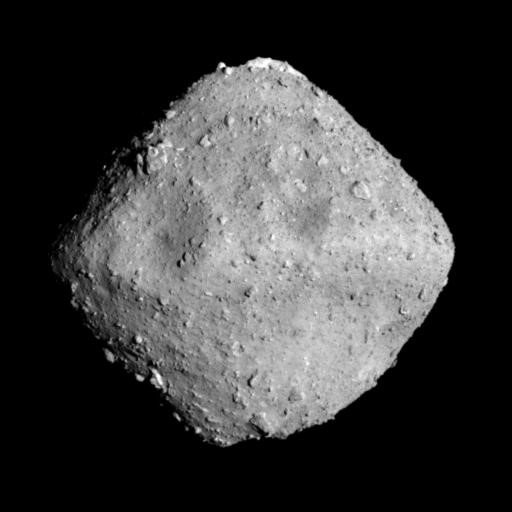 Asteroid nekatere spominja na vrtavko, druge na japonski cmok, tretje na diamant. FOTO: Jaxa