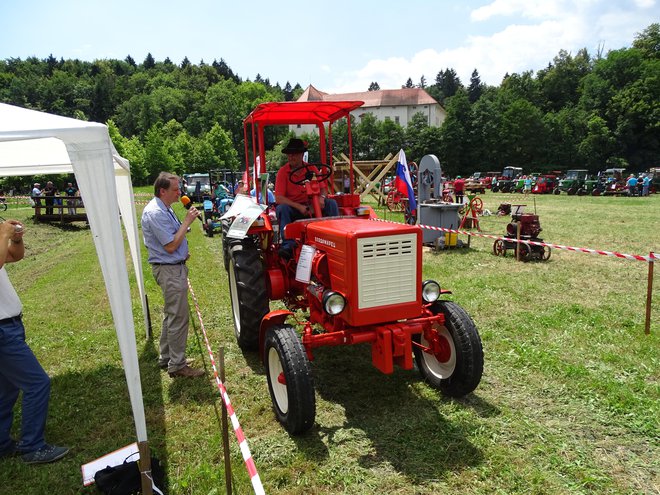 Vladimirec T25 ima 31 KM. Njegov lastnik je Marjan Kožuh iz Kluba starodobnikov Voklo. Na srečanje je pripeljal več traktorjev, vprežnih in traktorskih priključkov ter drugih naprav.