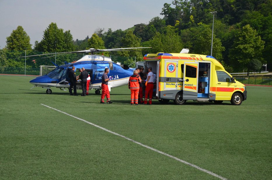 Fotografija: Reševalci se morajo znajti brez helikopterske pomoči. FOTO: Oste Bakal