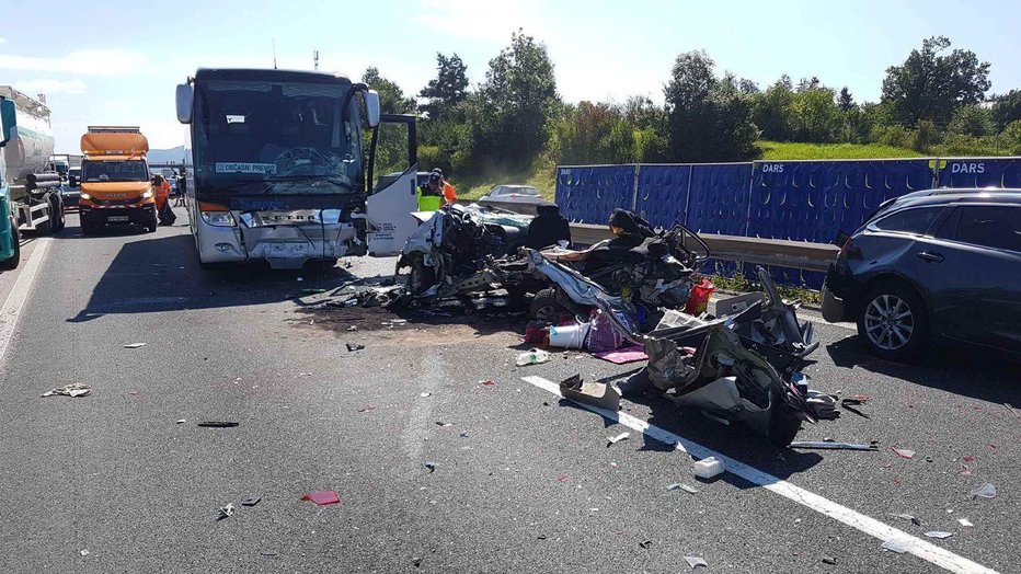 Fotografija: Hude posledice verižnega trka. FOTO: PU Koper