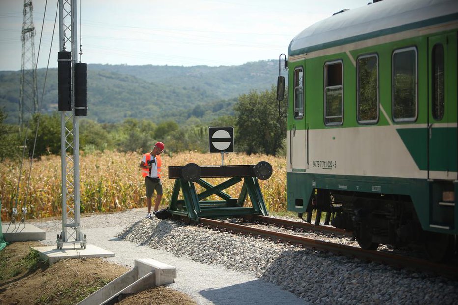 Fotografija: Simbolična fotografija. FOTO: Jure Eržen, Delo