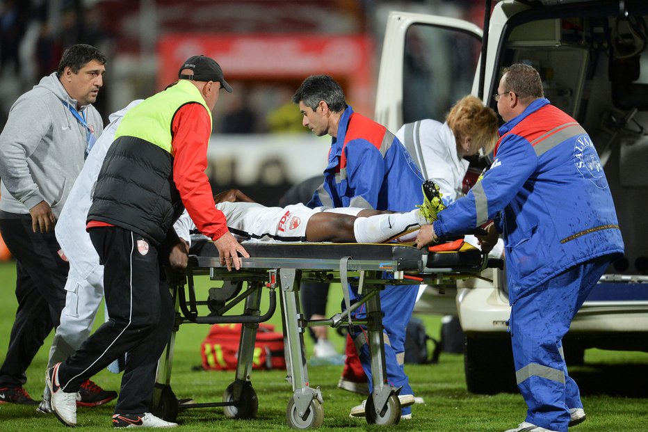 Fotografija: Patrick Ekeng je po srčnem zastoju umrl v bolnišnici. FOTO: Reuters