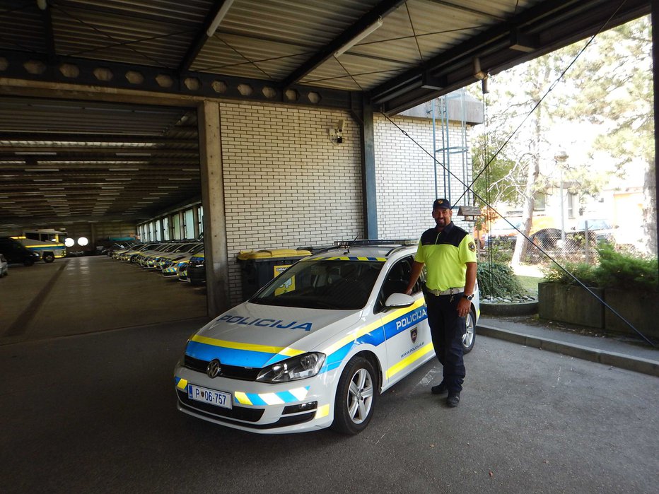 Fotografija: S policistko Petro Servatzy je prvi prišel na kraj dogodka. FOTO: PU Ljubljana