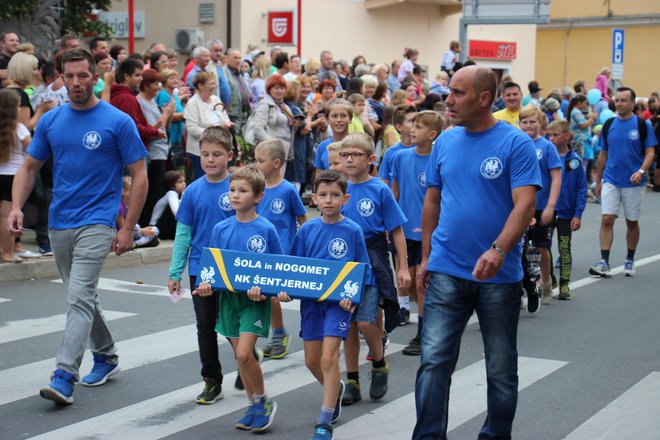 Za bodoči rod nogometašev se v krajih pod Gorjanci ni bati.