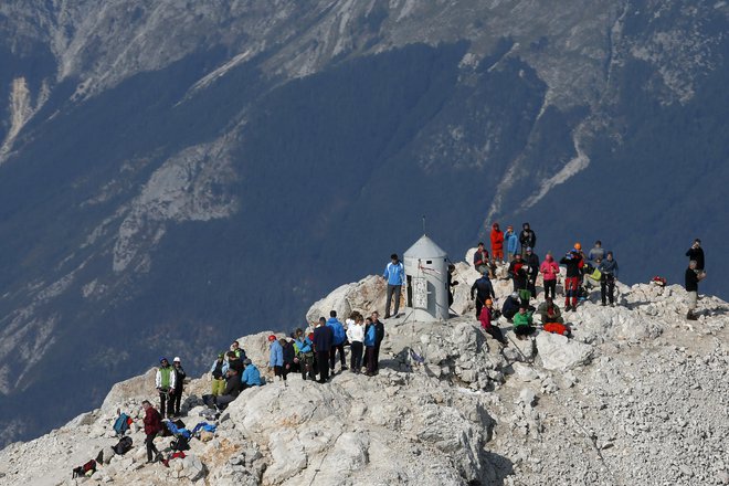 Čistilna akcija pod Triglavom. FOTO: Matej Družnik