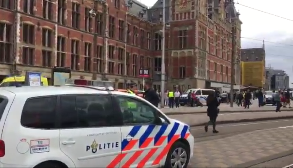 Fotografija: Streljanje na železniški postaji v Amsterdamu. FOTO: Twitter, Sander Foekens