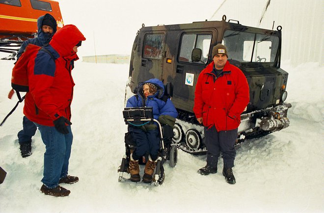 Obiskal jih je ugledni znanstvenik Stephen Hawking. FOTO: Pr