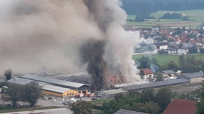 Požar je uničil skladiščne prostore. FOTO: Dolenjskanews