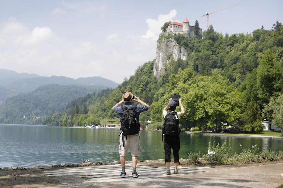 Fotografija: Skrbno varujte osebne stvari. FOTO: Leon Vidic, Delo