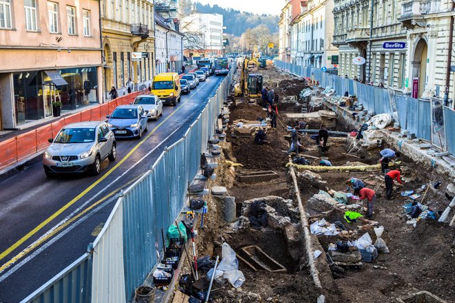 Lani so našli dvajset sarkofagov. FOTO: MATIJA LUKIĆ