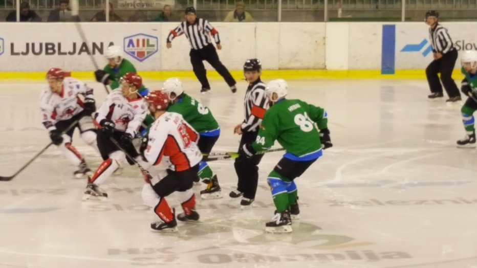 Fotografija: Hokej SŽ Olimpija – Sij Acroni Jesenice. FOTO: N. K.