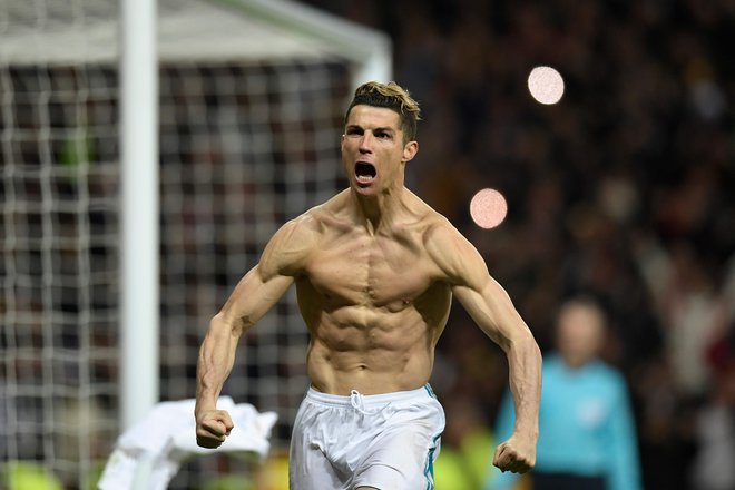 Cristiano Ronaldo je v tej sezoni lige prvakov na 10 tekmah dosegel 15 zadetkov, skupno v tem tekmovanju pa že 120. Foto: AFP