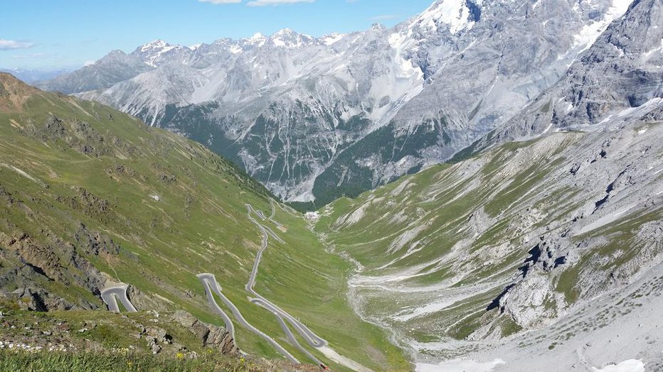 Fotografija: Cesta na Stelvio. FOTO: Špela Prelc