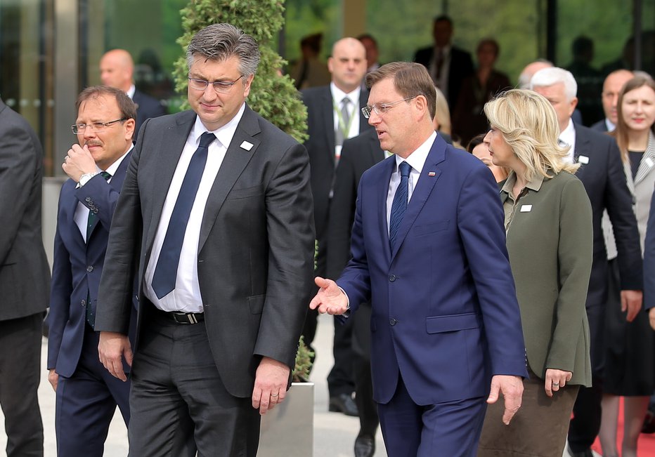 Fotografija: Andrej Plenković in Miro Cerar. FOTO: Jože Suhadolnik, Delo