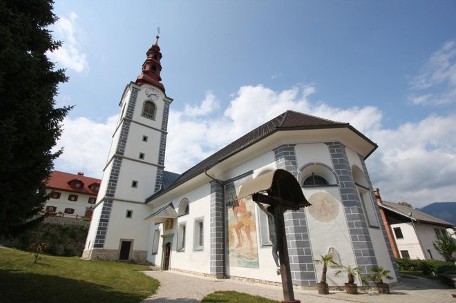 Cerkev Marije Pomočnice v Ljubnem na Gorenjskem. FOTO: Primož Hieng<br />
<br />
<br />
<br />
 