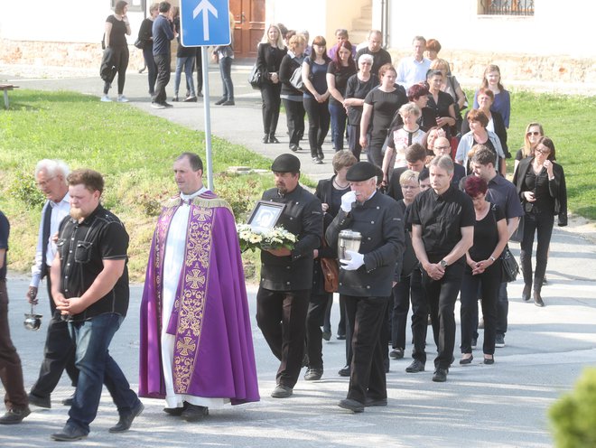 Žalostni sprevod. FOTO: Dejan Javornik