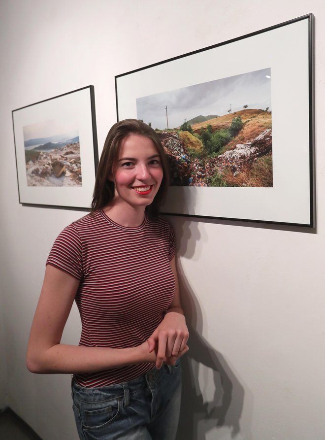 Iza Štrumbelj Oblak raziskuje tudi temne plati narave.FOTO: Dejan Javornik