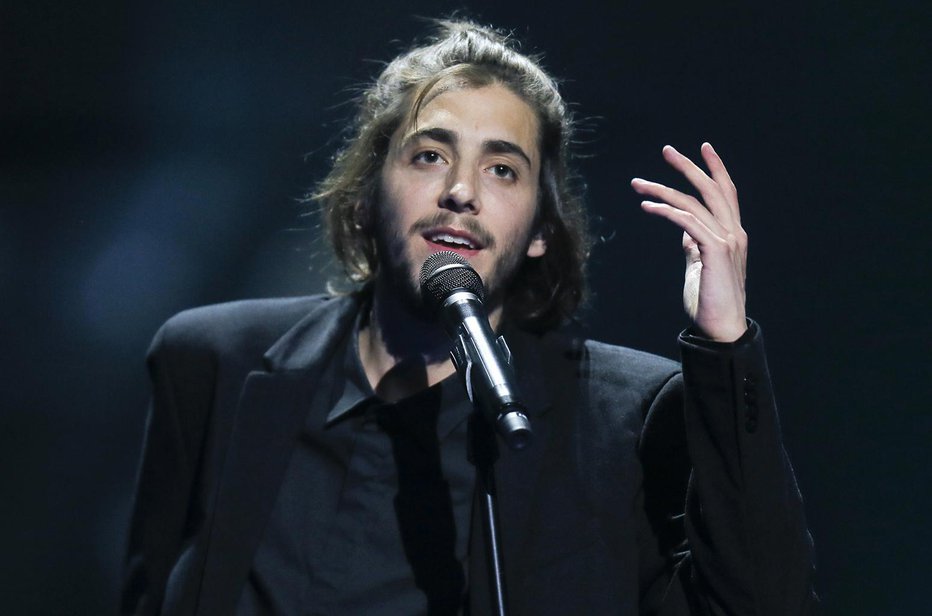 Fotografija: Salvador Sobral sicer ni počastil svojih oboževalcev v evrovizijski vasi, zato pa jih je vnovič pobožal s pesmijo Ljubezen za dva.