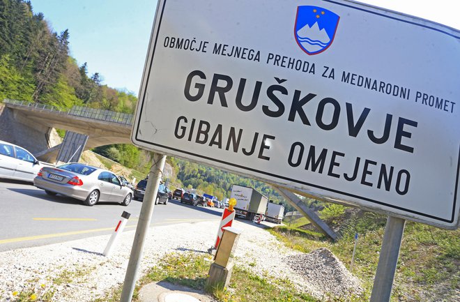 Mejni prehod Gruškovje. FOTO: Tadej Regent, Delo