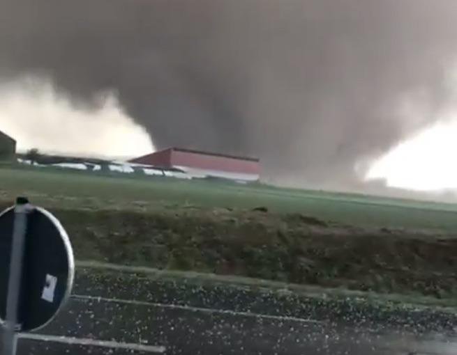 Fotografija: Pustošil je tornado. FOTO: Facebook