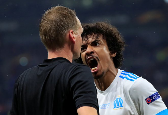 Marseillov Luiz Gustavo se je takole jezil. FOTO: Gonzalo Fuentes, Reuters