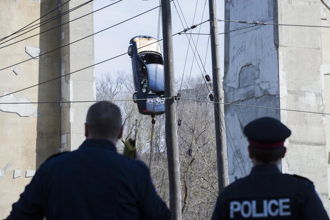 Policisti so sprožili iskalno akcijo.