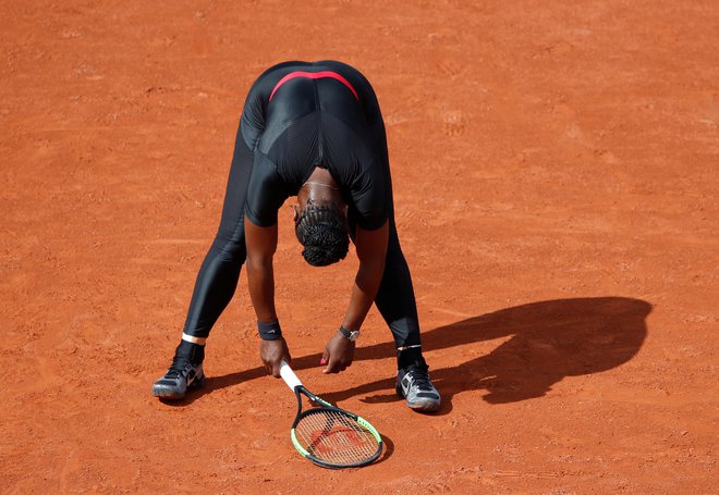 Tennis - French Open - Roland Garros, Paris, France - May 29, 2018   Serena Williams of the U.S reacts during her first round match against Czech Republic's Kristyna Pliskova  REUTERS/Christian Hartmann