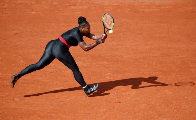 Tennis - French Open - Roland Garros, Paris, France - May 29, 2018   Serena Williams of the U.S in action during her first round match against Czech Republic's Kristyna Pliskova  REUTERS/Christian Hartmann