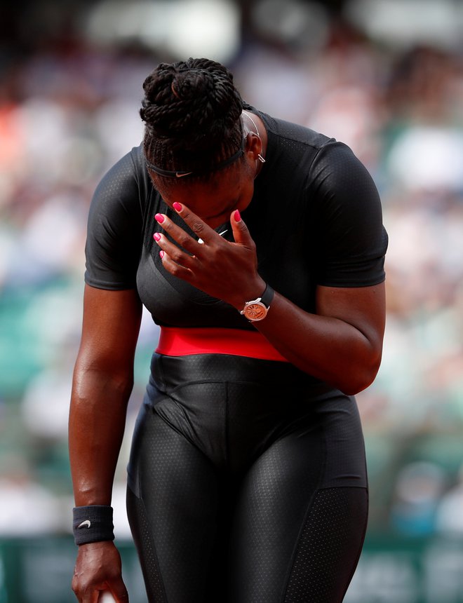 Tennis - French Open - Roland Garros, Paris, France - May 29, 2018   Serena Williams of the U.S reacts during her first round match against Czech Republic's Kristyna Pliskova  REUTERS/Christian Hartmann