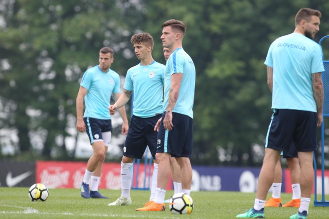 Nabrušeni za gostovanje v Črni gori, z leve: Domen Črnigoj, Luka Zahović, Benjamin Verbič in Tim Matavž Foto: Tomi Lombar