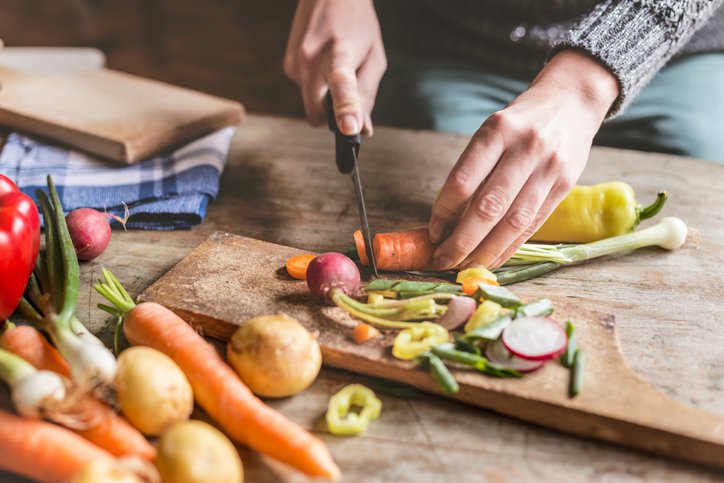 Fotografija: V zaščiti pred različnimi vrstami raka igra hrana veliko vlogo. FOTO: Thinkstock