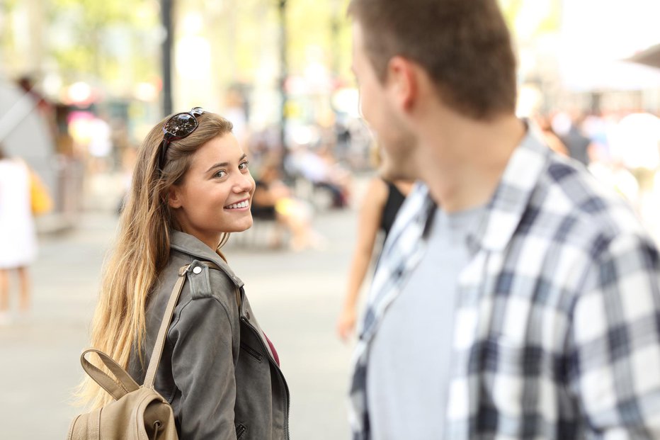 Fotografija: Očem in nasmehu moški namenjajo največ pozornosti. FOTO: Thinkstock