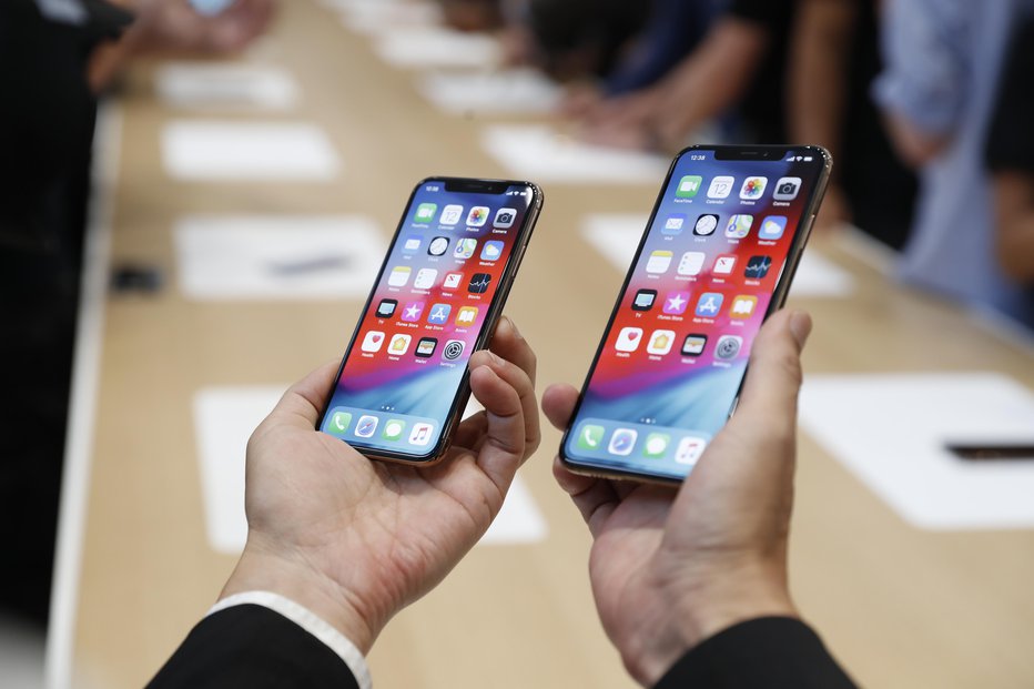 Fotografija: Najdražja brata iphonovske družine iphone Xs in Xs max FOTO: Reuters