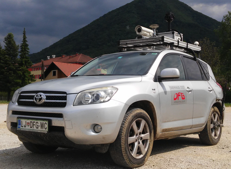 Fotografija: Takšna toyota bo snemala ceste po Ljubljani. FOTO: Ljubljana.si