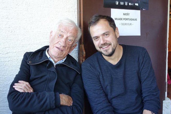 Društvene trgatve sta se udeležila tudi humorist Toni Gašperič in pevec Andraž Hribar FOTO: Drago Vovk