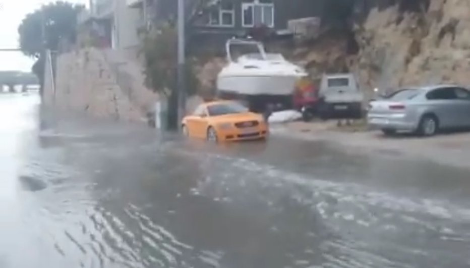 Fotografija: Poplave v Dubrovniku. FOTO: Zaslonski posnetek