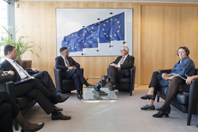 Jean-Claude Juncker, Marjan Šarec, Violeta Bulc. FOTO: Etienne Ansotte, EU