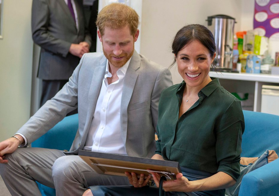 Fotografija: Vojvoda in vojvodinja Sussekška se končno lahko vselita v prenovljeno stanovanje v Kensingtonski palači. FOTO: Ian Vogler, AFP