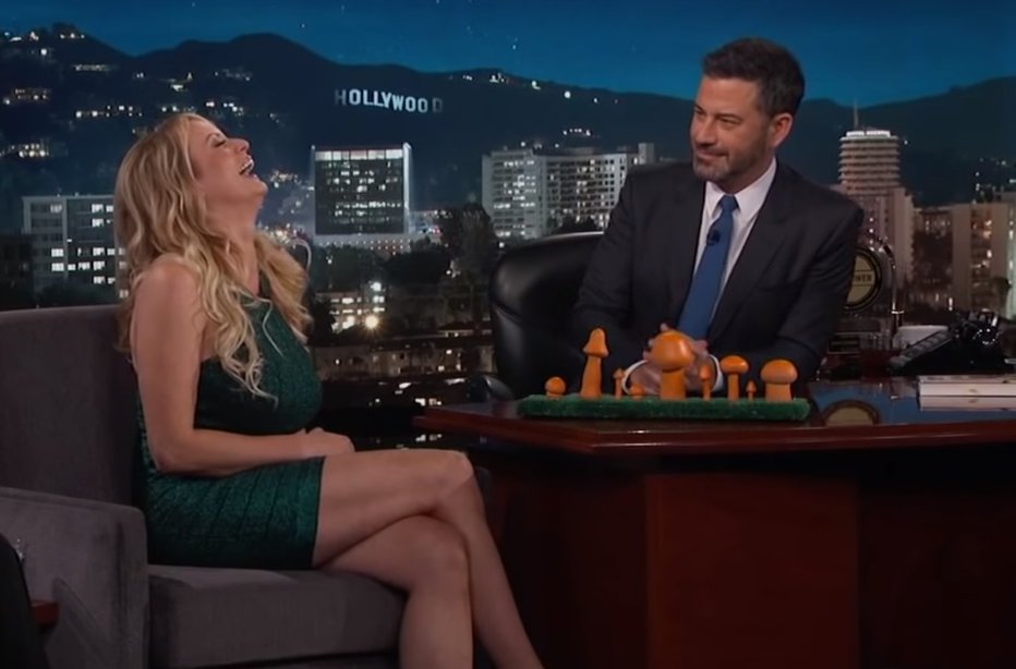 Fotografija: Stormy Daniels v oddaji Jimmy Kimmel Live. FOTO: Youtube