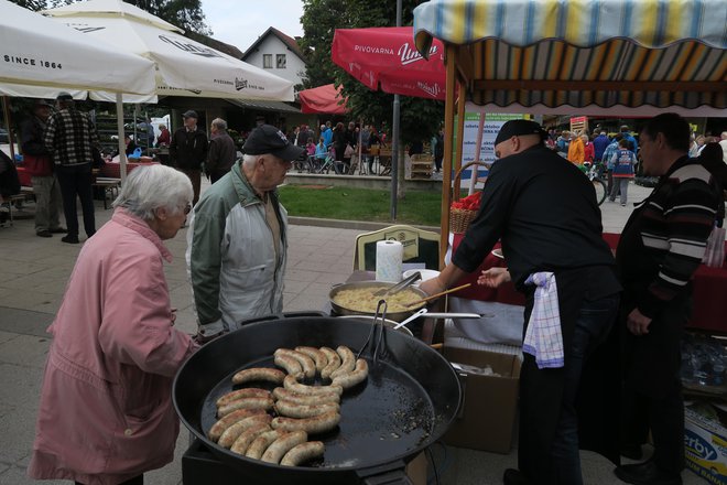 Pečenice s kislim zeljem