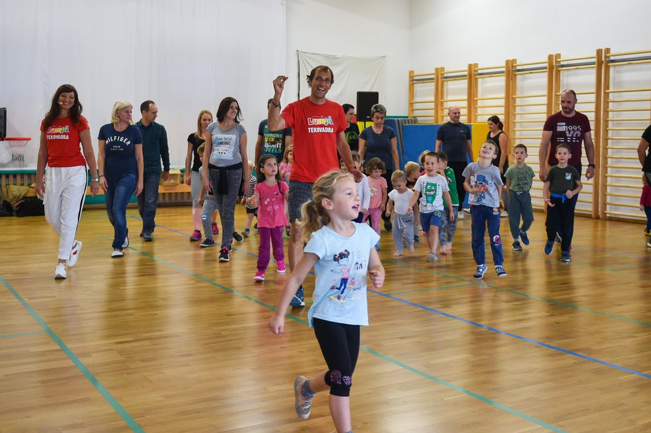 Fotografija: Lansko iniciativo za ozaveščanje o pomenu aktivnega življenjskega sloga pri najmlajših so zdaj nadgradili sprojektom Lumpi tekovadba. FOTO: Mercator 