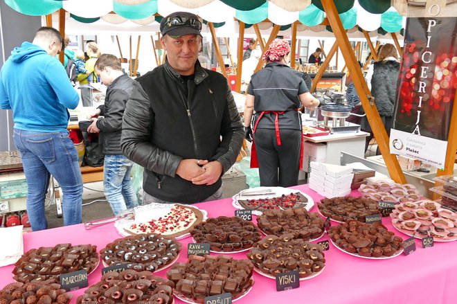 Boštjan Plešec je ponudil čokoladne pice. FOTO: PRIMOŽ HIENG