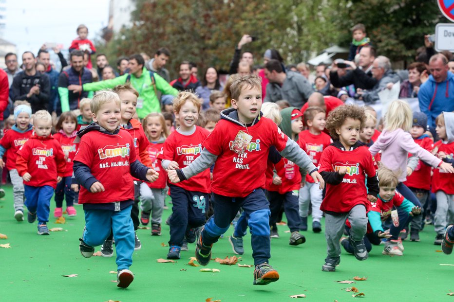 Fotografija: Takole zares so startali najmlajši udeleženci ljubljanskega maratona. FOTO: Marko Feist