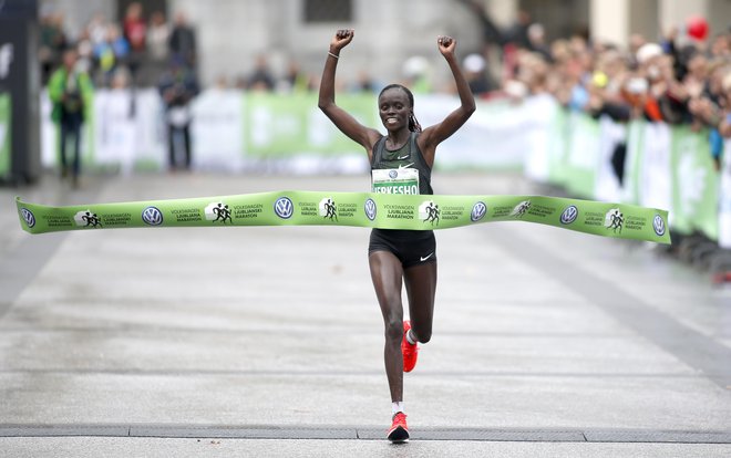 Tudi Visiline Jepkecho je s svojim rekordom prispevala k uspešnosti 23. ljubljanskega maratona. Foto: Roman Šipić