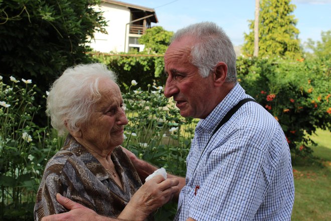 To je Jožefina in Mirkova že četrta poroka: prva je bila pred 65 leti, sledili sta še zlata in biserna.