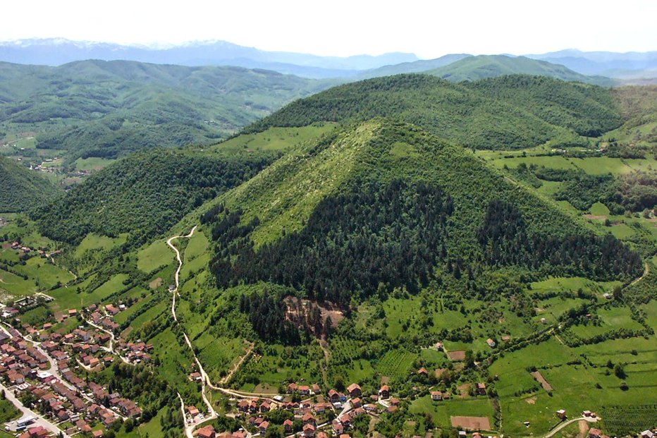 Fotografija: Piramida sonca v Visokem Foto: Fundacija BPS