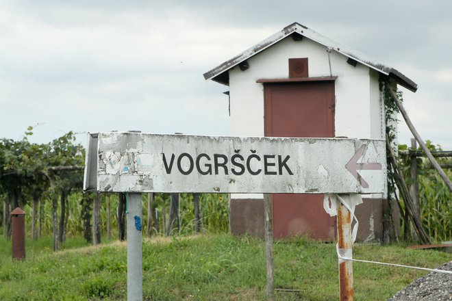 Zlikovca, ki je na Vogrskem kradel table, čaka ovadba (fotografija je simbolična). FOTO: MARKO FEIST