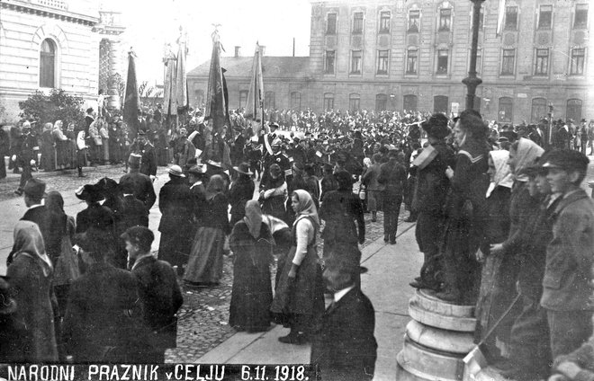 Zborovanje ob praznovanju ustanovitve Države Slovencev, Hrvatov in Srbov v Celju 6. novembra 1918 Vir: Muzej novejše zgodovine Slovenije