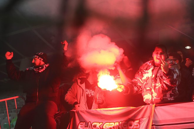 Privrženci Mure so poskrbeli za rekordno število gostujočih navijačev v 1. SNL. Foto: Tomi Lombar